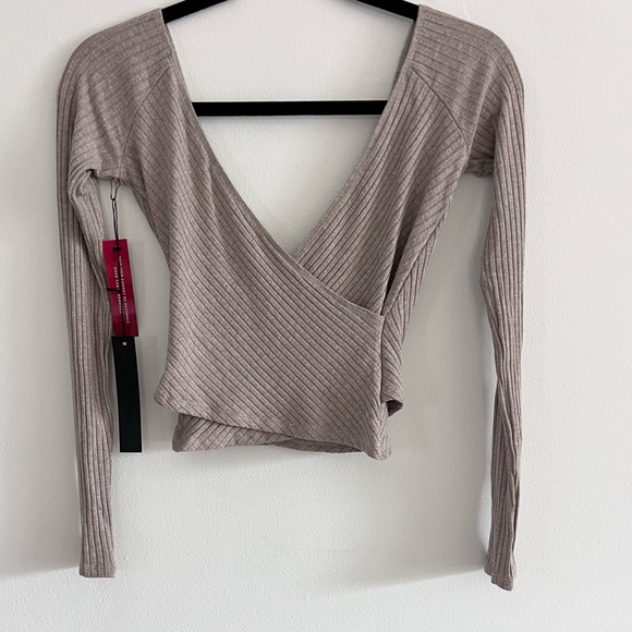 NWT CARBON38
Long Sleeve Wrap Ribbed Top - Beige - XS - Picture 7 of 10